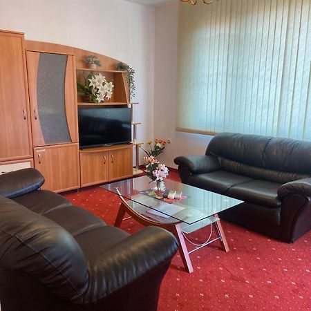 Hotel Tedi Azenograd Kültér fotó