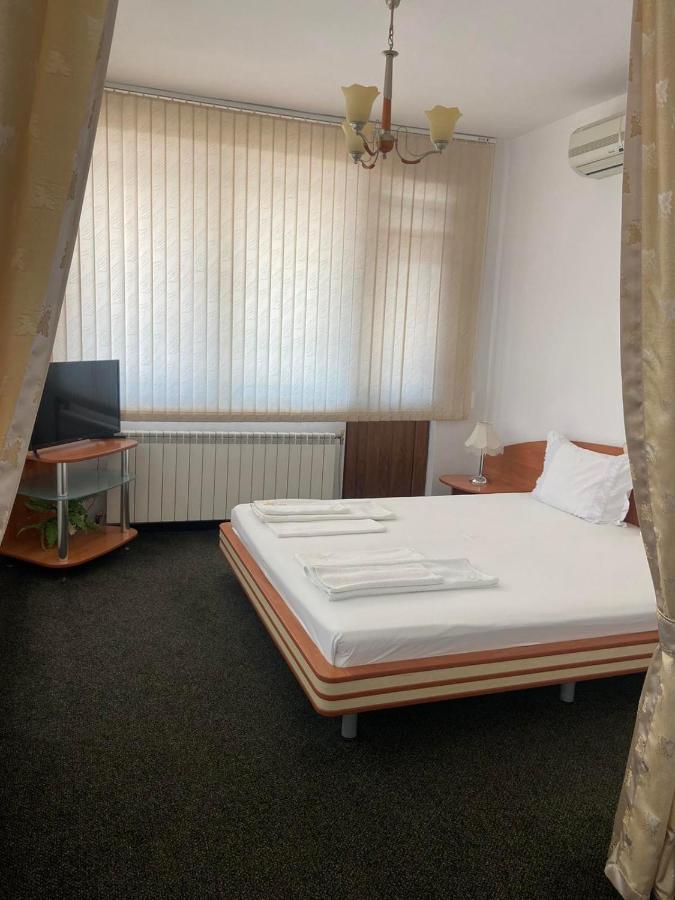 Hotel Tedi Azenograd Kültér fotó