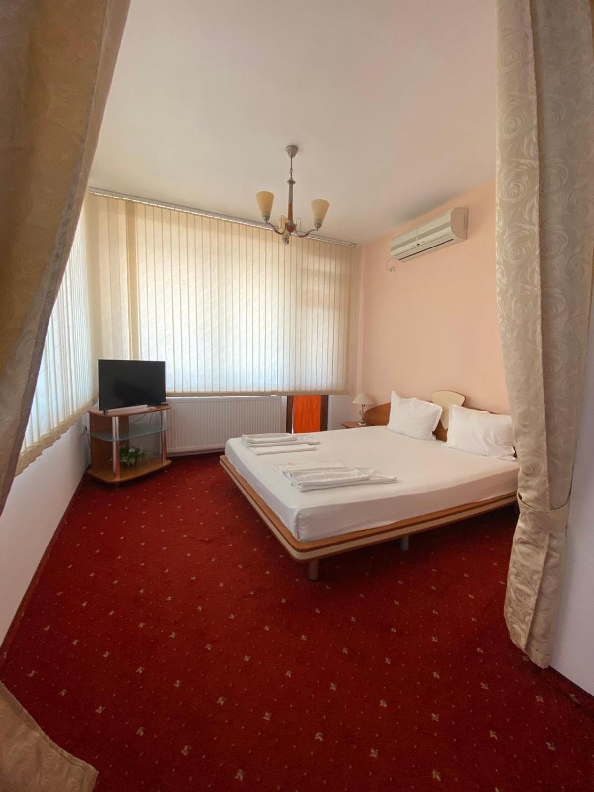 Hotel Tedi Azenograd Kültér fotó