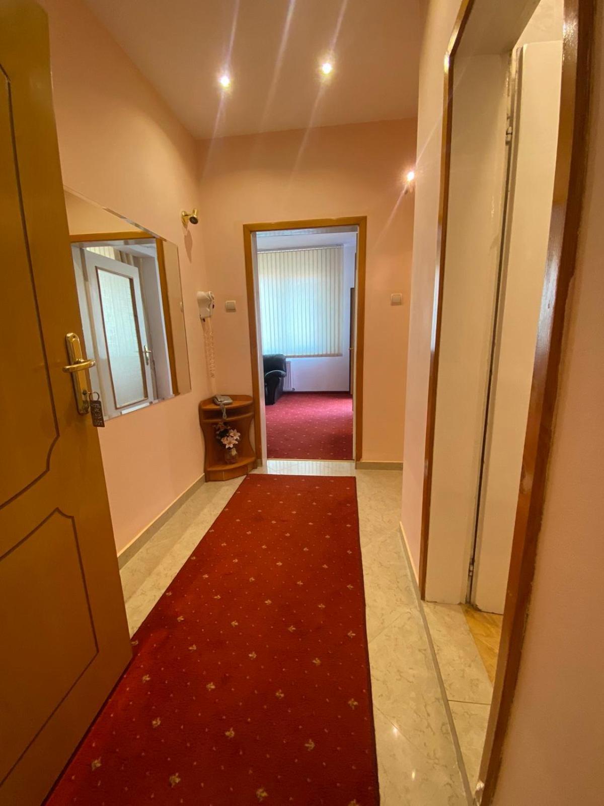 Hotel Tedi Azenograd Kültér fotó
